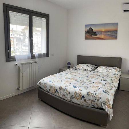 Dolcecasaleogiu Con Parcheggio Coperto Gratuito Apartment Vitinia Екстериор снимка
