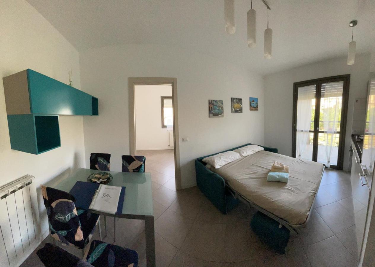 Dolcecasaleogiu Con Parcheggio Coperto Gratuito Apartment Vitinia Екстериор снимка