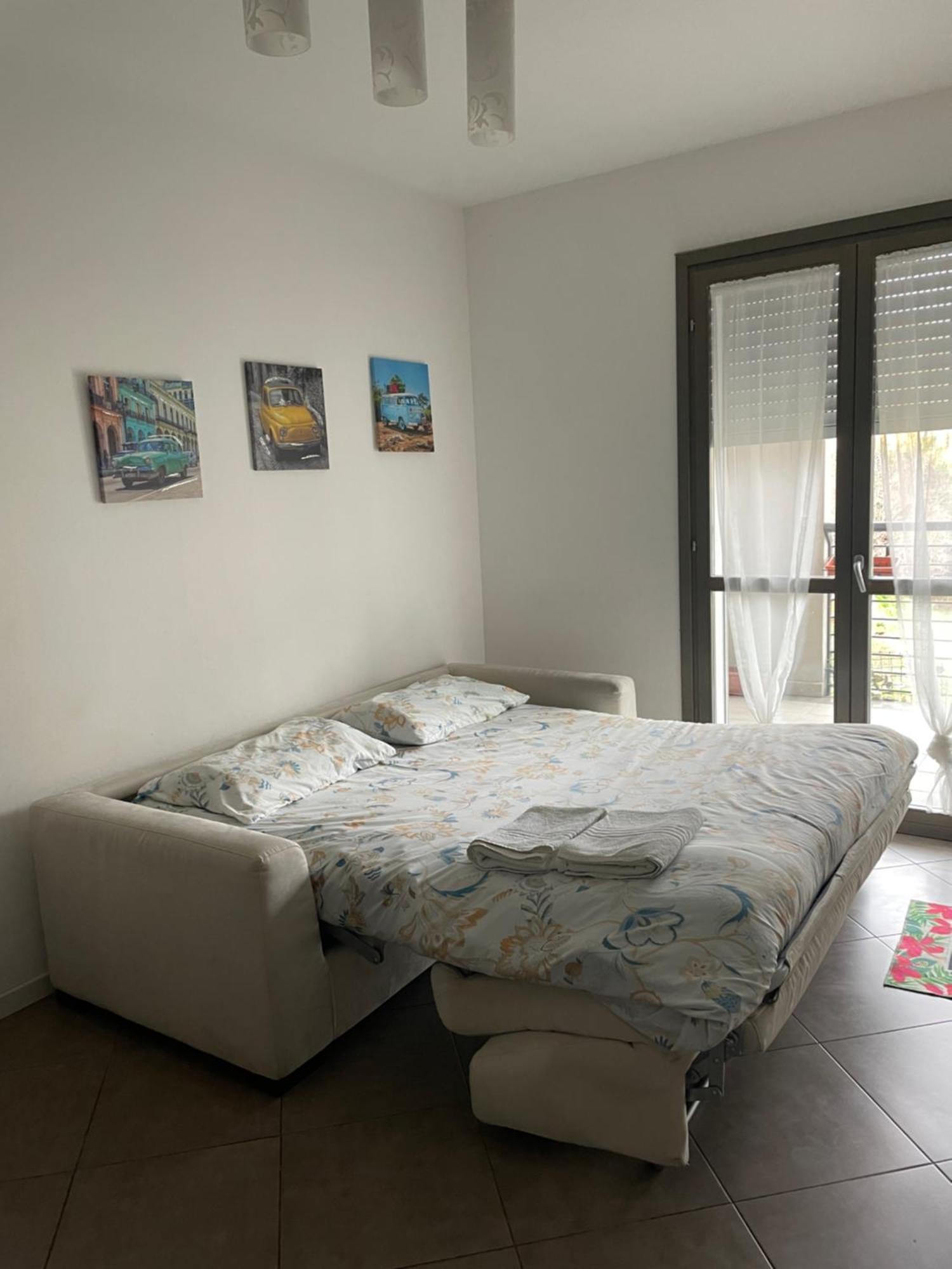 Dolcecasaleogiu Con Parcheggio Coperto Gratuito Apartment Vitinia Екстериор снимка