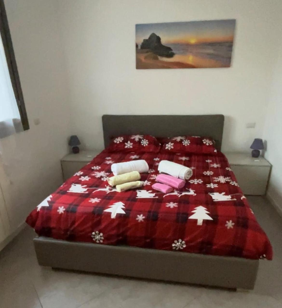 Dolcecasaleogiu Con Parcheggio Coperto Gratuito Apartment Vitinia Екстериор снимка